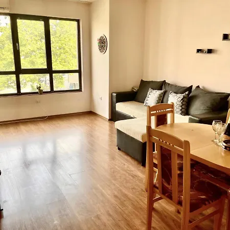 City Center Apartment *